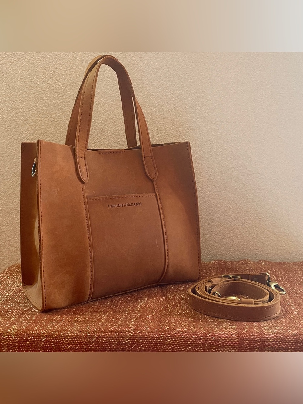 Portland Leather Lola Crossbody Tote in DAKOTA PLG